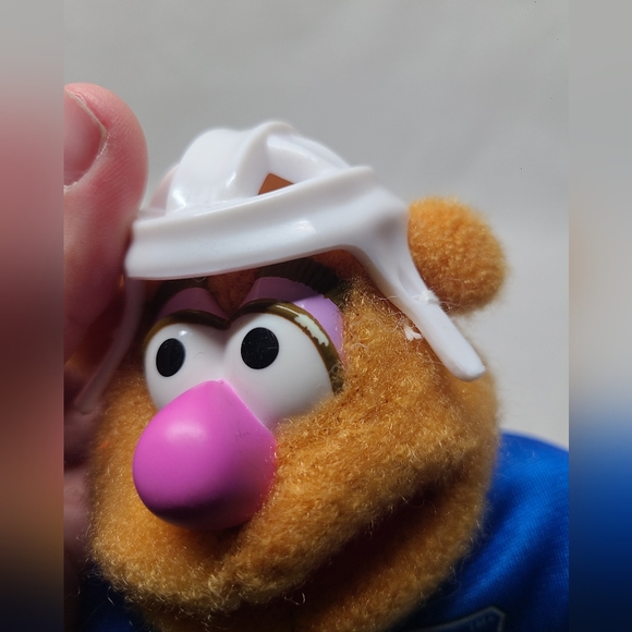 McDonald’s NHL Fozzie Bear Muppets 1995 Hockey Player Plush With Tags - Picture 2 of 6